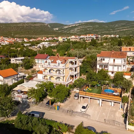 Milic - One Bedroom With Sea View And Terrace Lägenhet