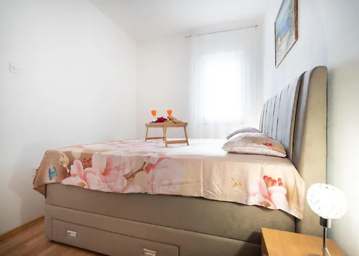 Milic - One Bedroom With Sea View And Terrace *