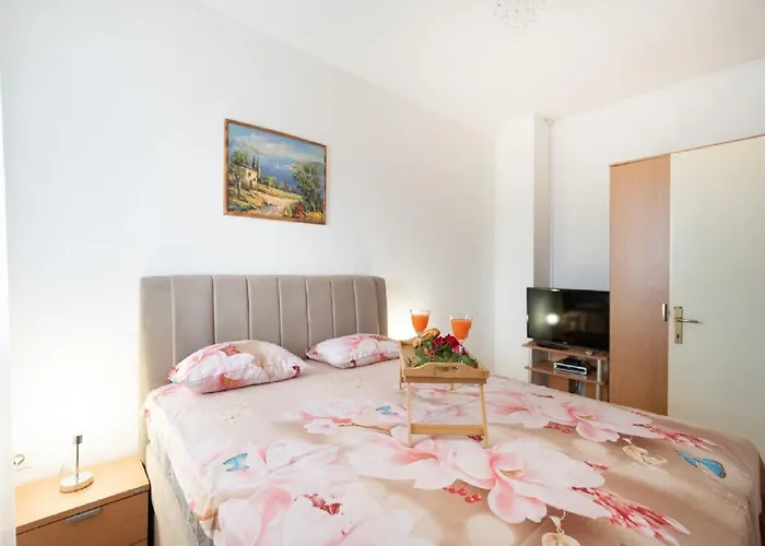Milic - One Bedroom With Sea View And Terrace