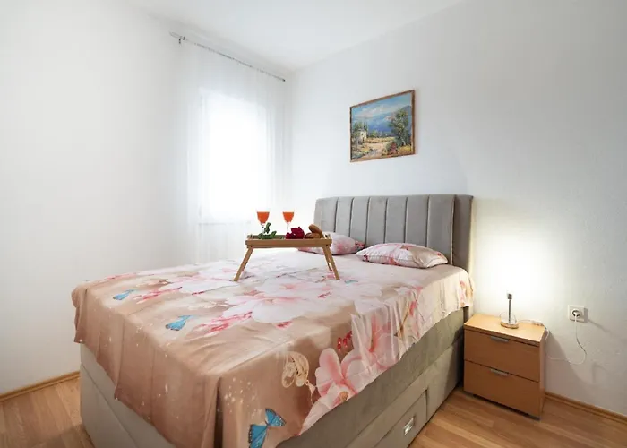 Milic - One Bedroom With Sea View And Terrace *