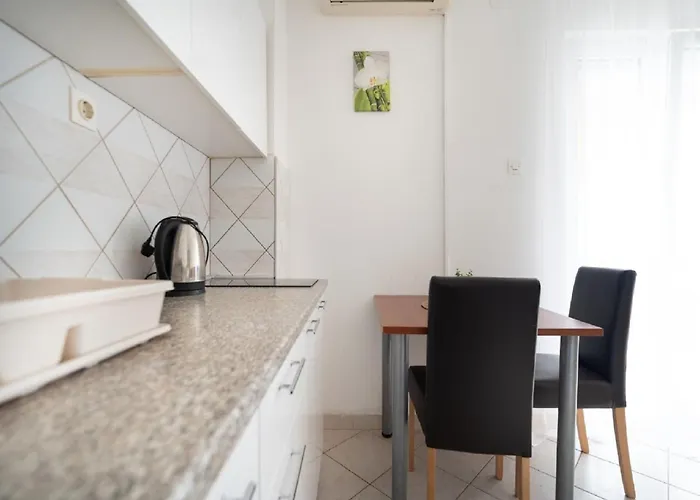 Milic - One Bedroom With Sea View And Terrace * Gornji Karin