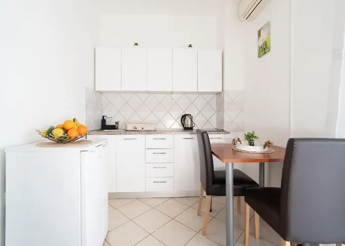 Milic - One Bedroom With Sea View And Terrace Apartamento Gornji Karin