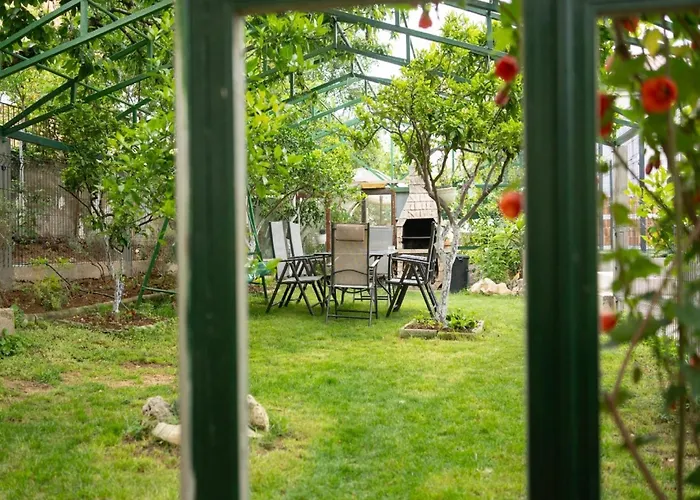 Milic - One Bedroom With Sea View And Terrace