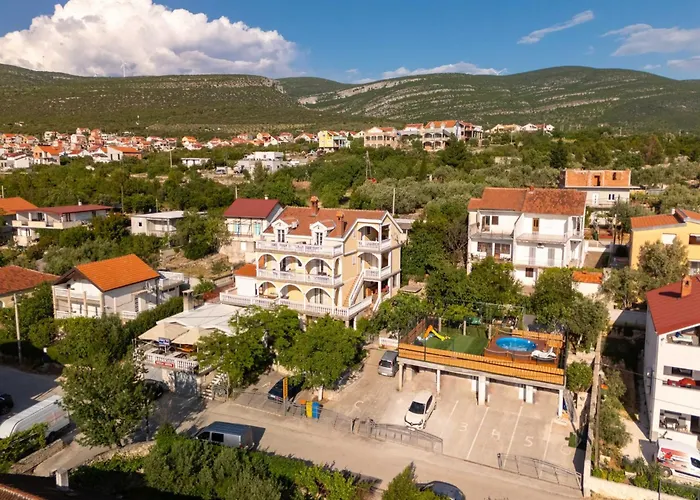 Milic - One Bedroom With Sea View And Terrace Apartamento